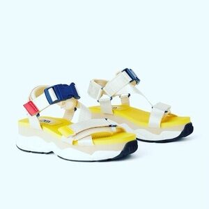 5/$20 Zara Adjustable Sport Sandals 38